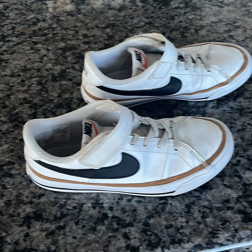 KIDS' NIKE BIG KID COURT LEGACY SNEAKERS